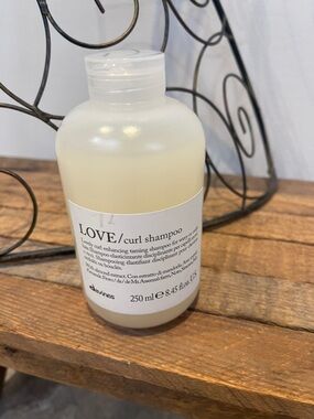 🆕 Davines Love Curl Shampoo